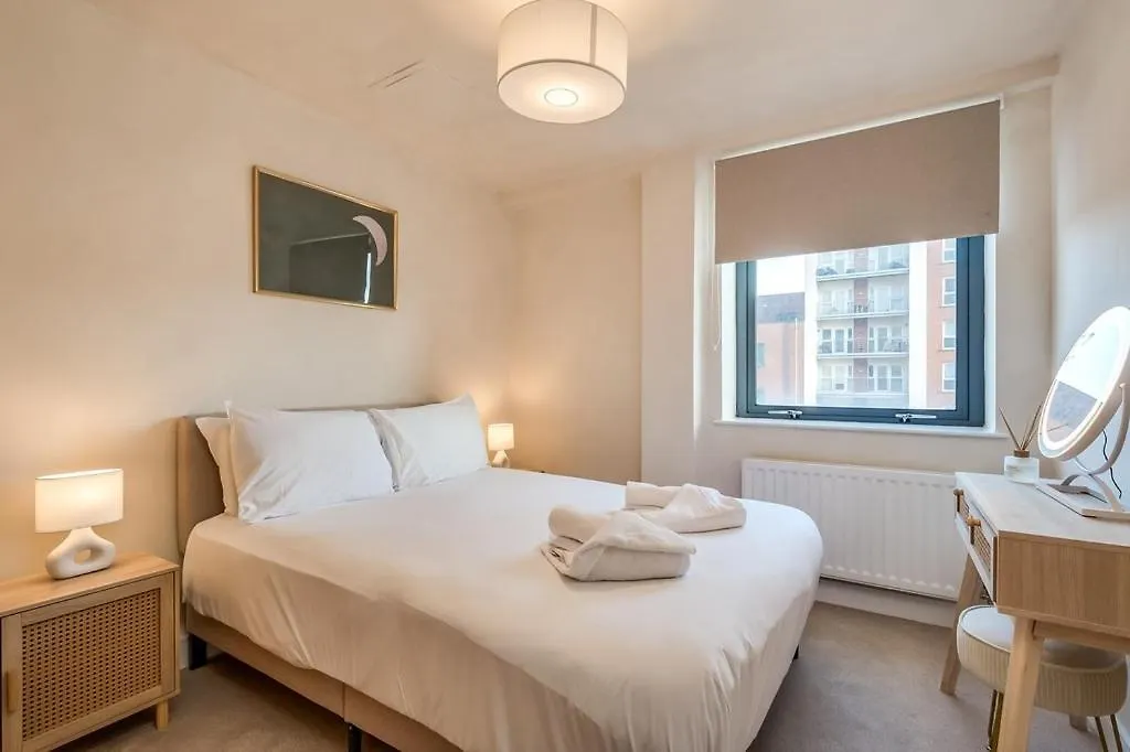Central Belfast Apartments, Victoria Place 0*,  United Kingdom