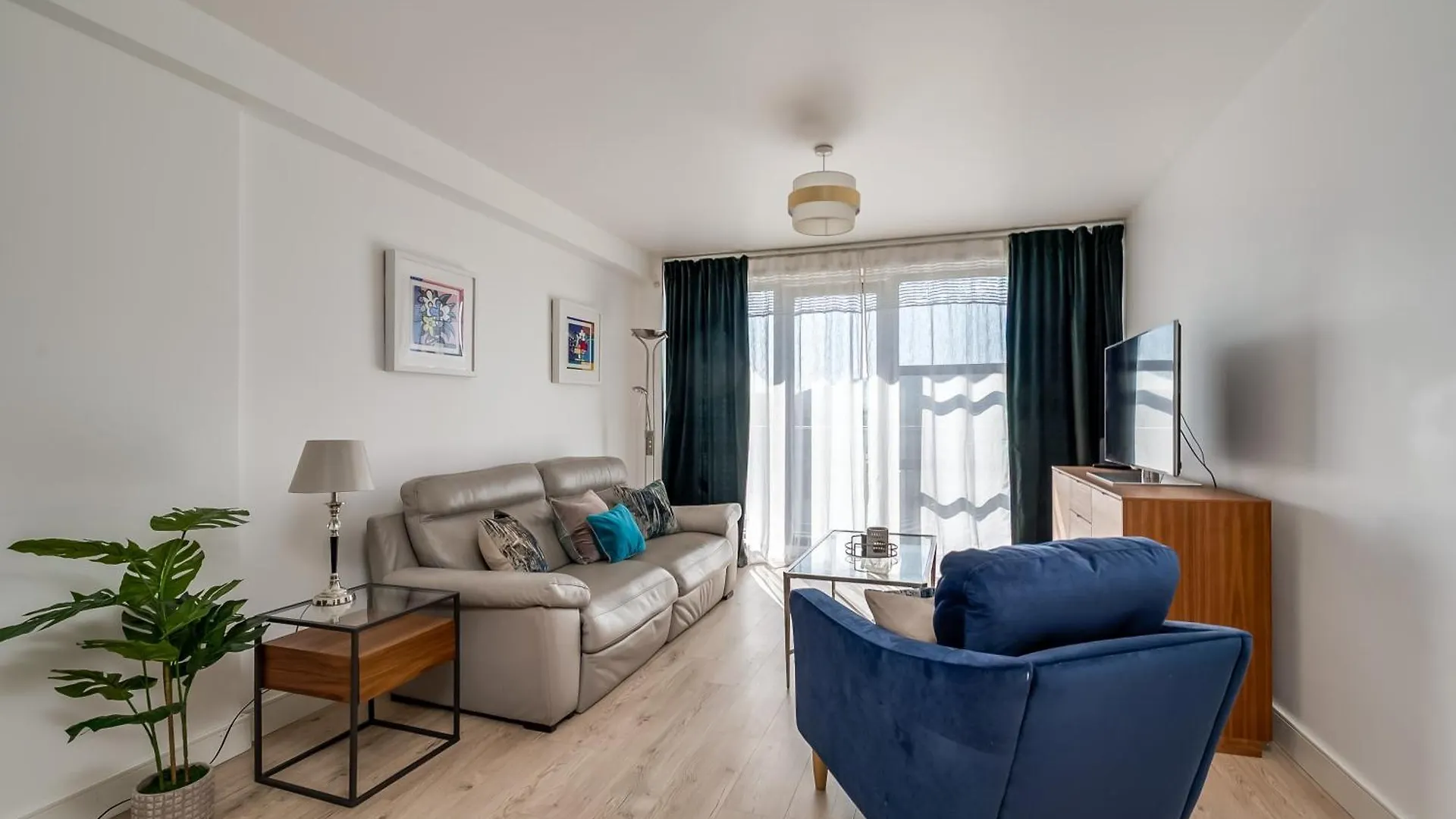 Central Belfast Apartments, Victoria Place Apartment