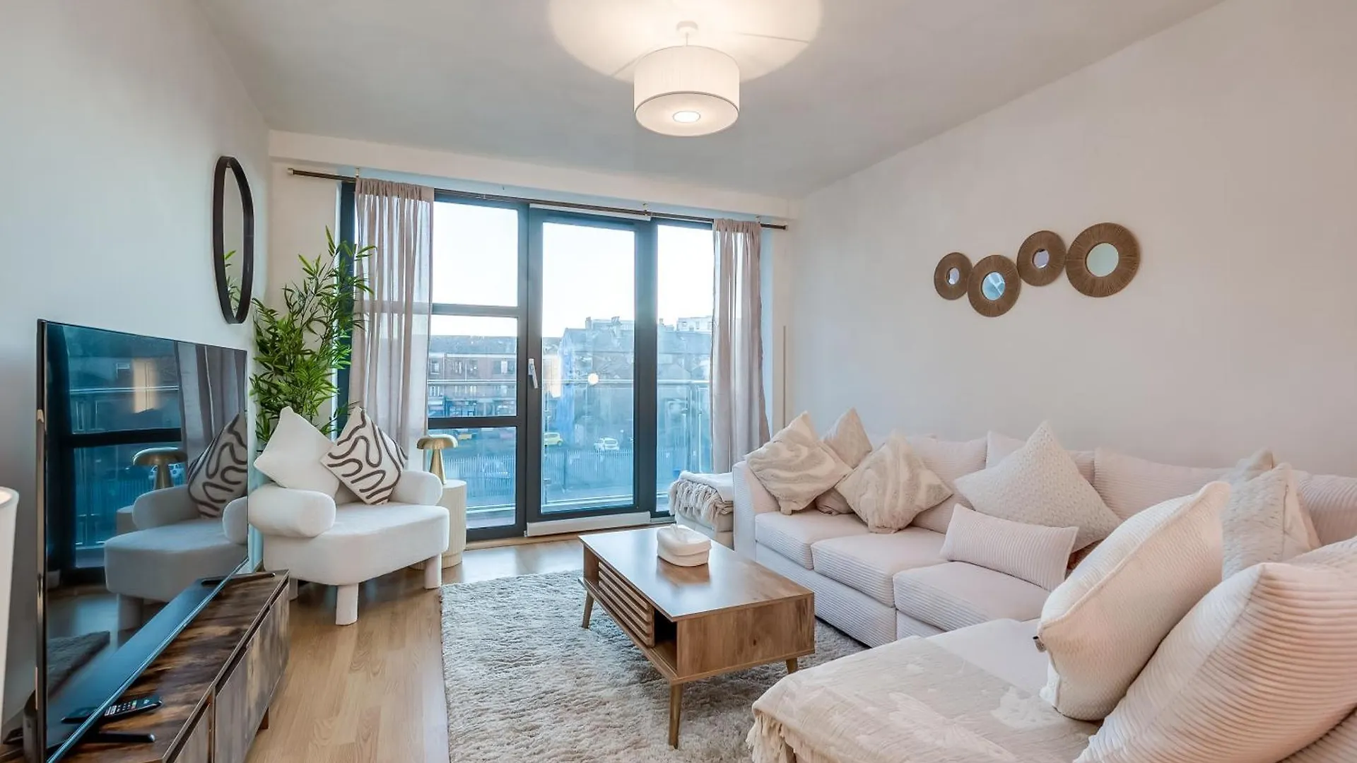 Central Belfast Apartments, Victoria Place contacts