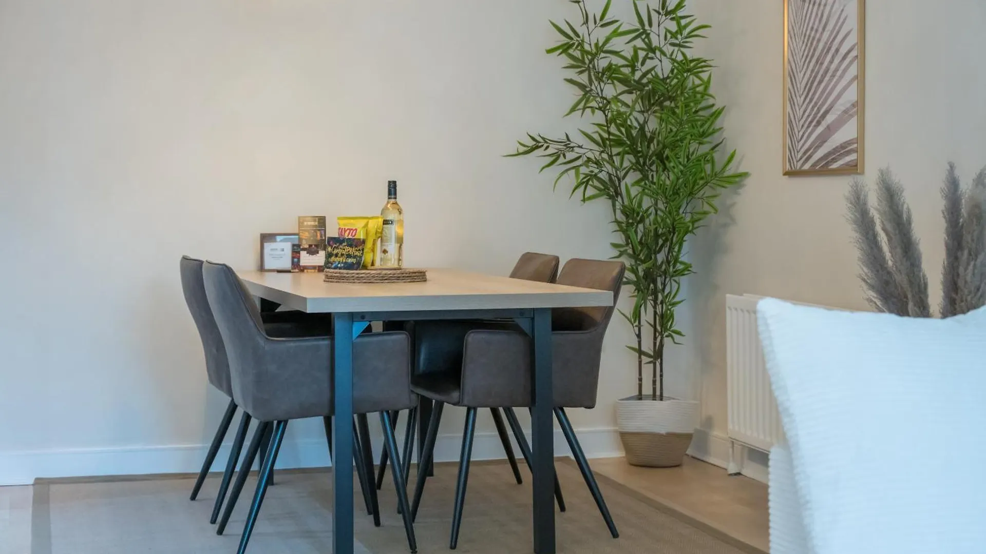 Central Belfast Apartments, Victoria Place 0*,  United Kingdom