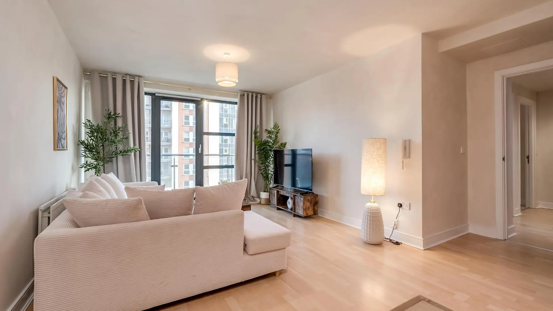 Central Belfast Apartments, Victoria Place 0*,  United Kingdom